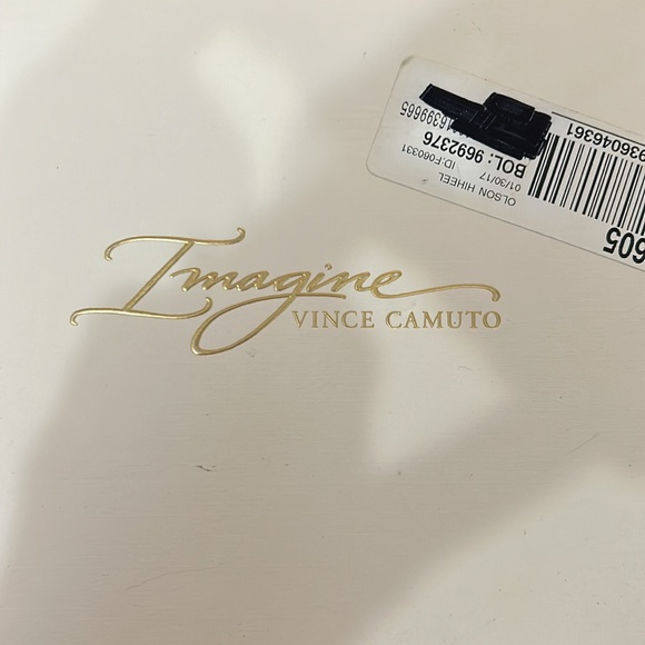 Vince Camuto Bridal heels - Picture 4 of 10